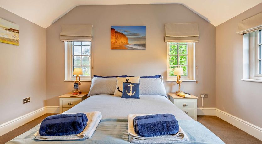 Photo of 2 Bed in Uplyme