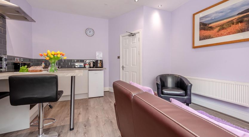 Photo of 1 Bed in Tenby