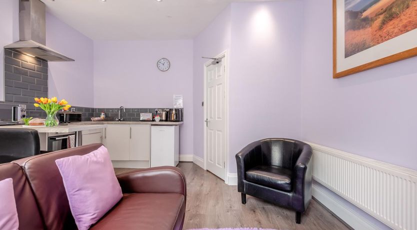 Photo of 1 Bed in Tenby