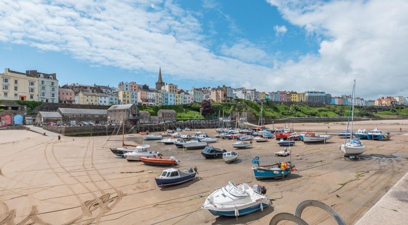 Photo of 2 Bed in Tenby