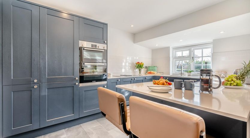 Photo of 4 Bed in St. Merryn