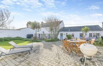 4 Bed in St. Merryn Holiday Home