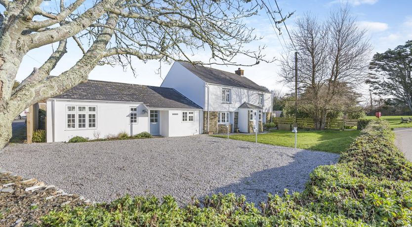 Photo of 4 Bed in St. Merryn