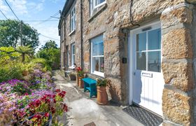 Photo of 1-bed-in-mousehole-1