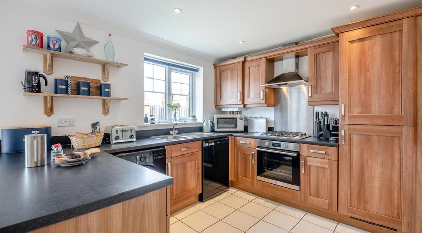 Photo of 4 Bed in Seahouses