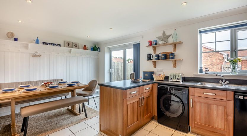 Photo of 4 Bed in Seahouses