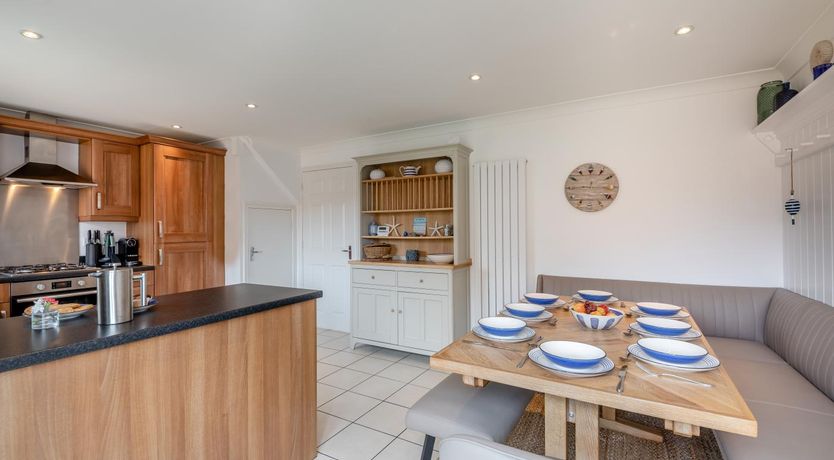 Photo of 4 Bed in Seahouses