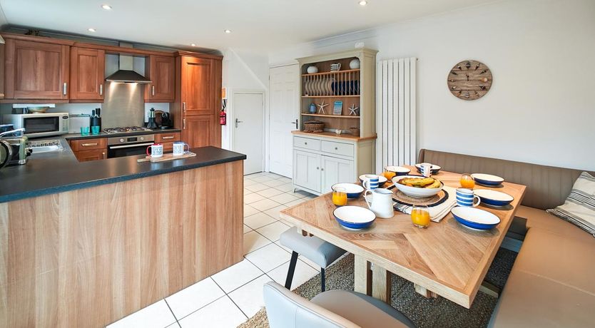 Photo of 4 Bed in Seahouses