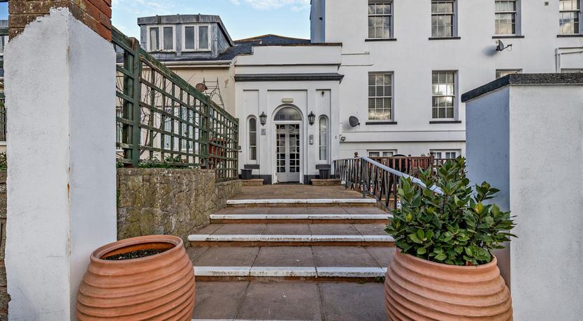 Photo of 4 Bed in Teignmouth