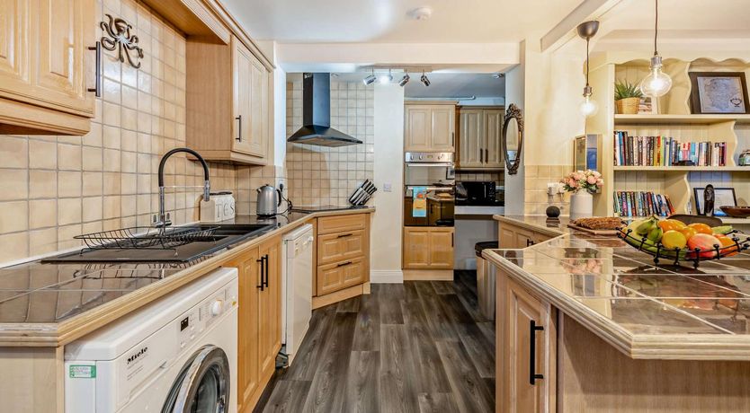 Photo of 4 Bed in Teignmouth