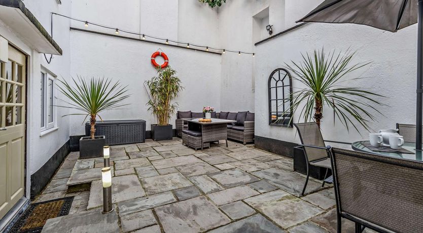 Photo of 4 Bed in Teignmouth