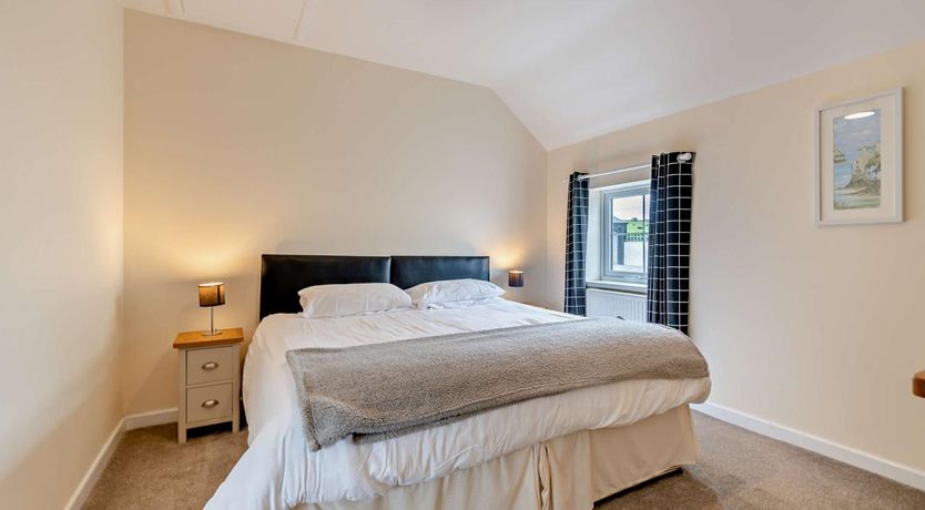 Photo of 1 Bed in Red Roses