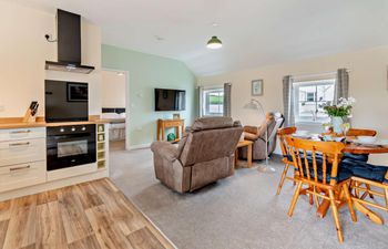 1 Bed in Red Roses Holiday Home