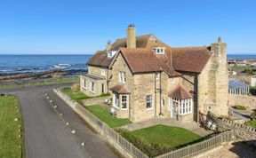 Photo of 5 Bed in Seahouses