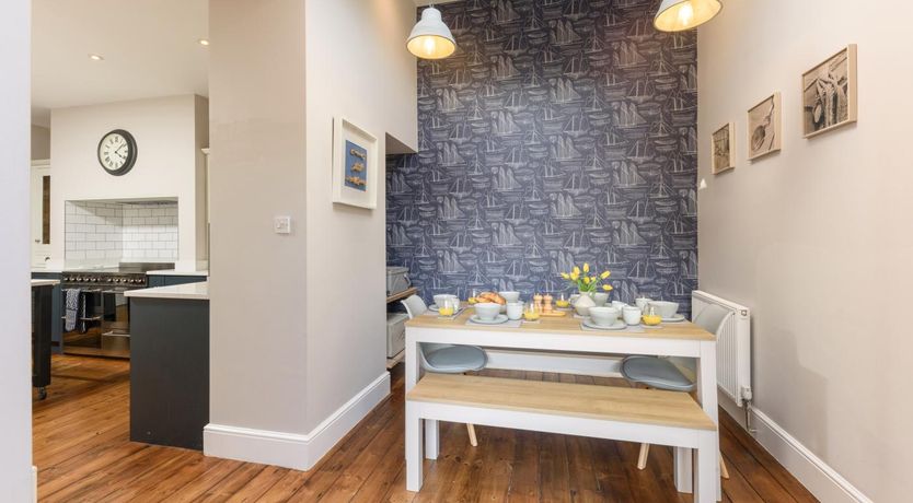 Photo of 5 Bed in Seahouses