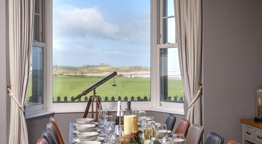 Photo of 5 Bed in Seahouses