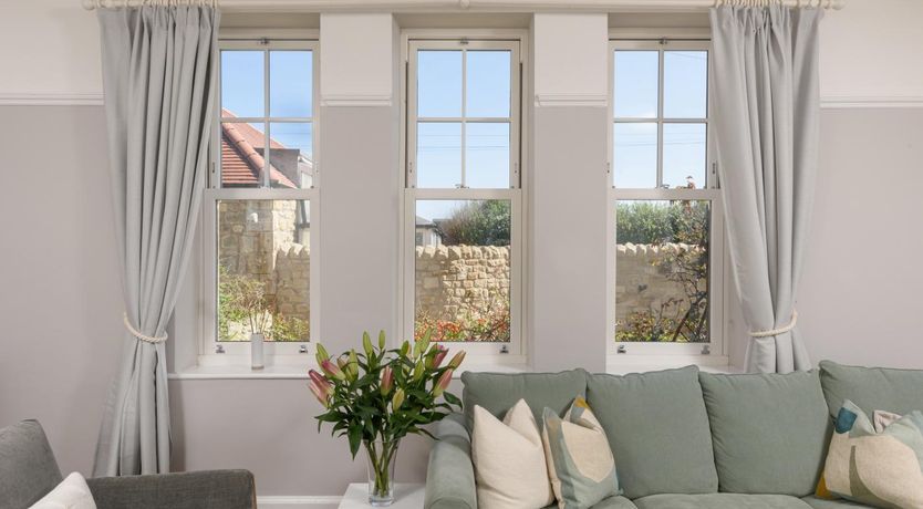 Photo of 5 Bed in Seahouses