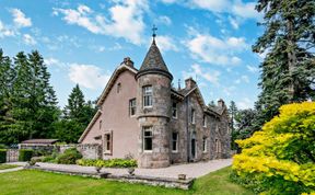 Photo of 9 Bed in Tomintoul