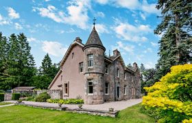Photo of 9-bed-in-tomintoul