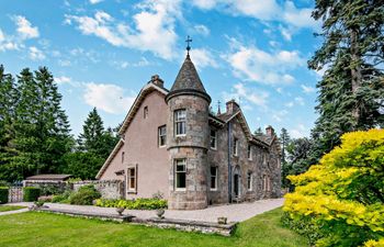 9 Bed in Tomintoul Holiday Home