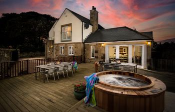 5 Bed in North Sunderland Holiday Home