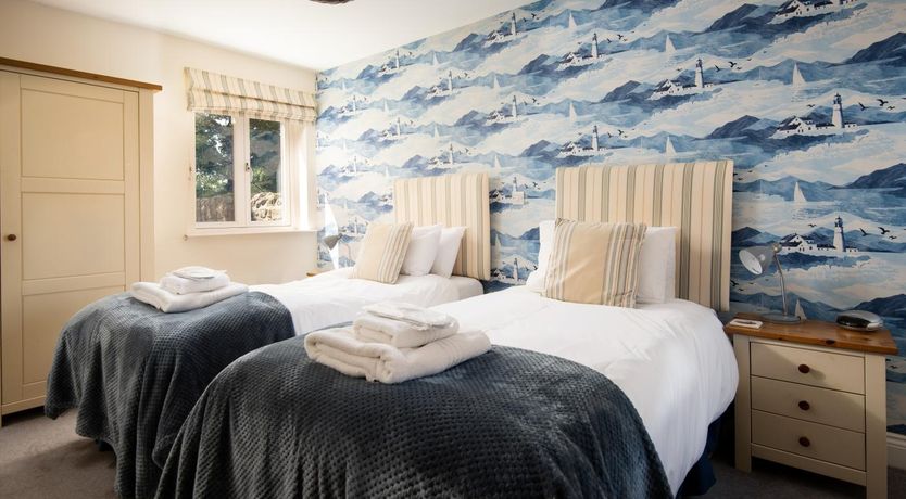 Photo of 5 Bed in North Sunderland