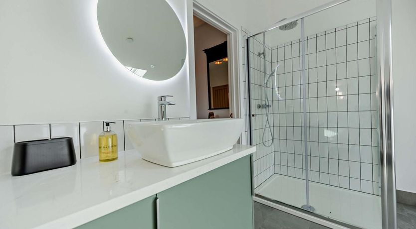 Photo of 2 Bed in Llanarthney