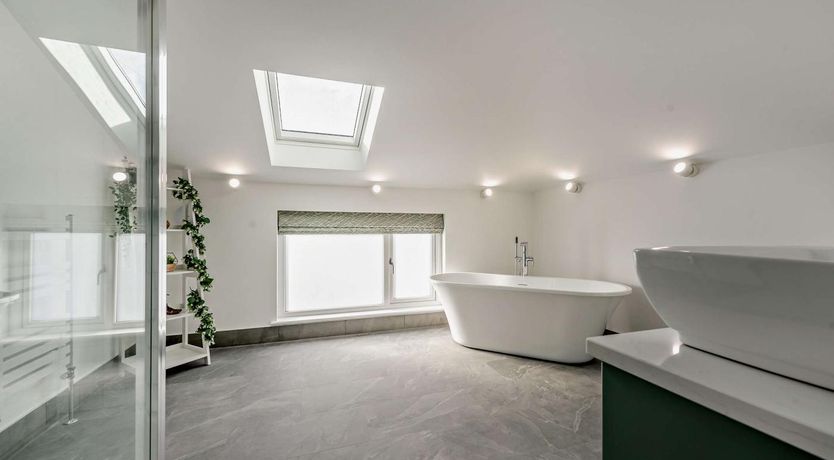 Photo of 2 Bed in Llanarthney