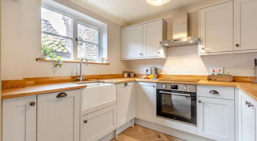 Photo of 2 Bed in Holt