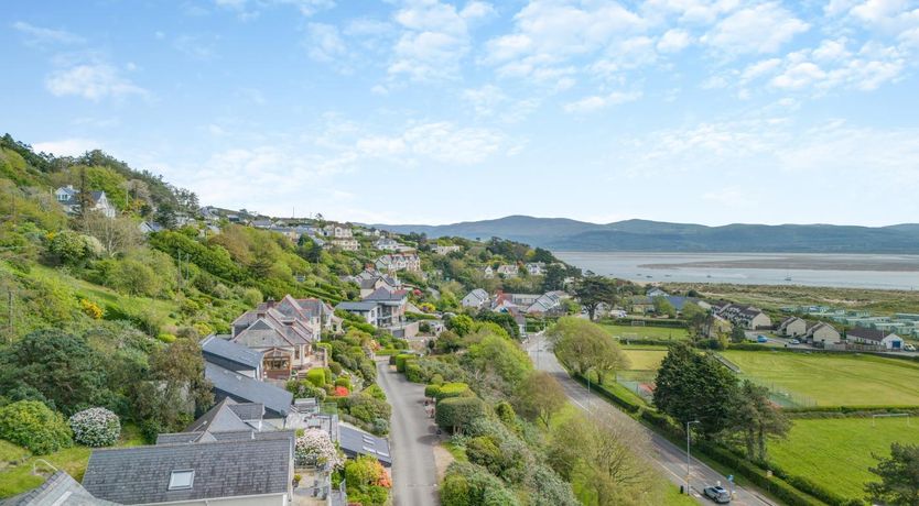 Photo of 3 Bed in Aberdovey