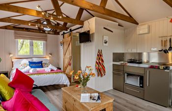 1 Bed in Chelmondiston Holiday Home