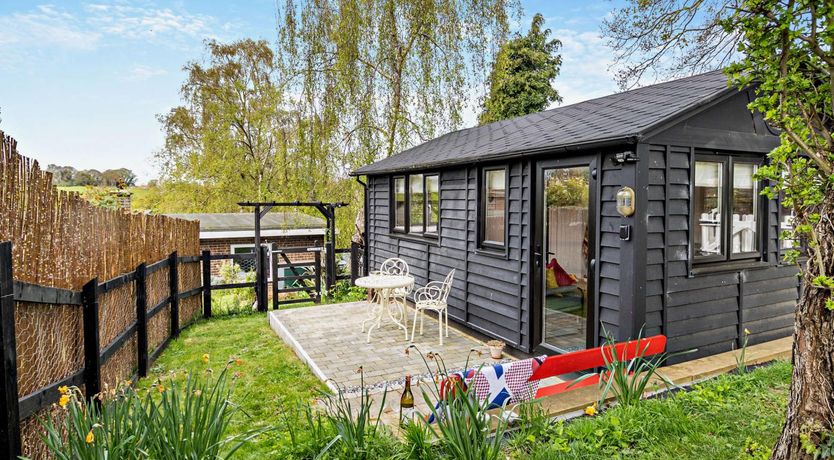 Photo of 1 Bed in Chelmondiston
