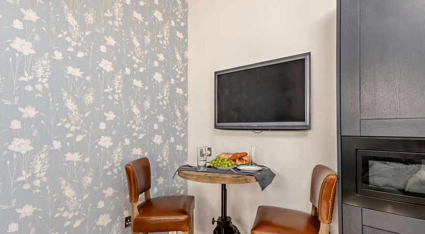 Photo of 1 Bed in Cilcain