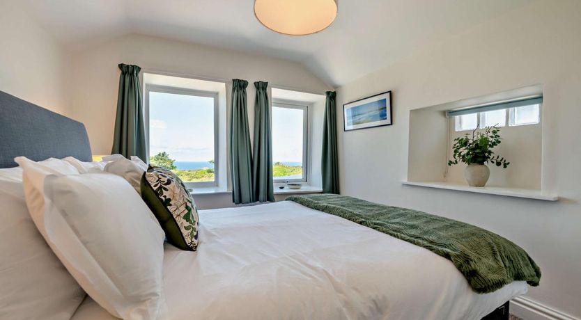 Photo of 3 Bed in Pendeen