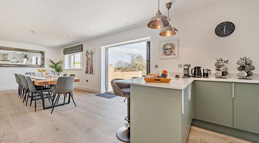 Photo of 6 Bed in Llanarthney