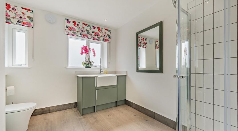 Photo of 6 Bed in Llanarthney