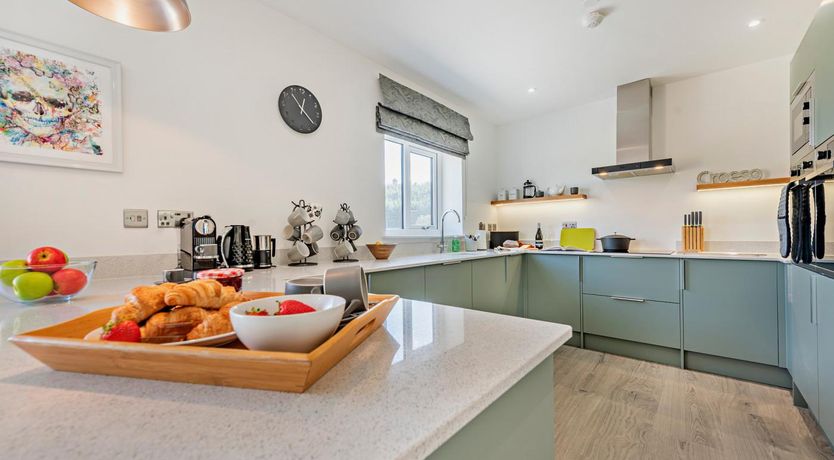 Photo of 6 Bed in Llanarthney