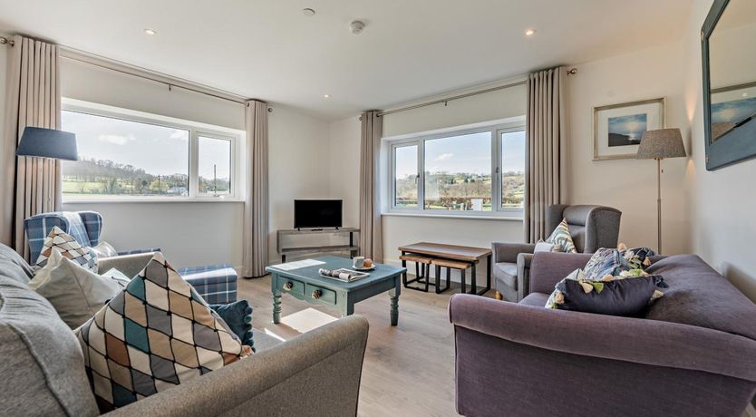 Photo of 6 Bed in Llanarthney