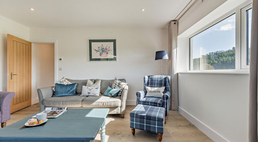 Photo of 6 Bed in Llanarthney