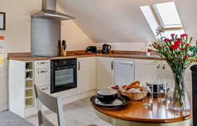 Photo of 1-bed-in-red-roses-1