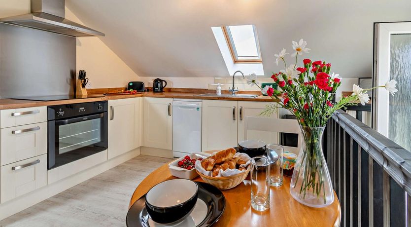 Photo of 1 Bed in Red Roses