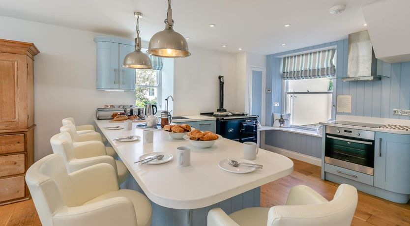 Photo of 5 Bed in Trebetherick