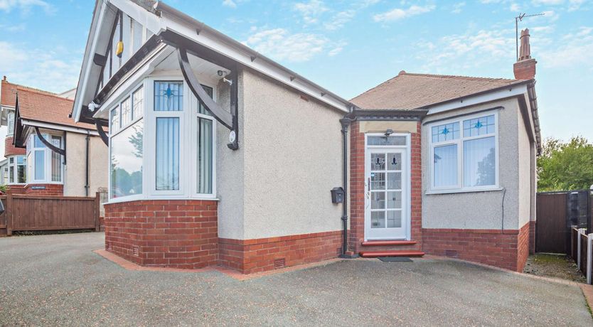 Photo of 2 Bed in Rhos On Sea