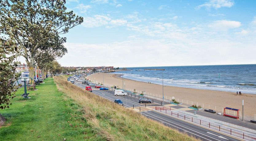 Photo of 2 Bed in Rhos On Sea
