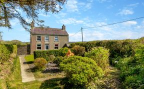 Photo of 3 Bed in Llanrhystud