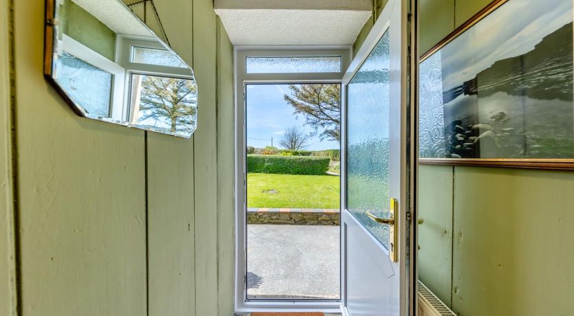 Photo of 3 Bed in Llanrhystud