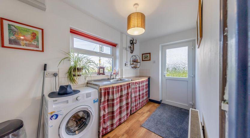 Photo of 3 Bed in Llanrhystud