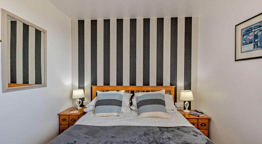 Photo of 3 Bed in Blue Anchor