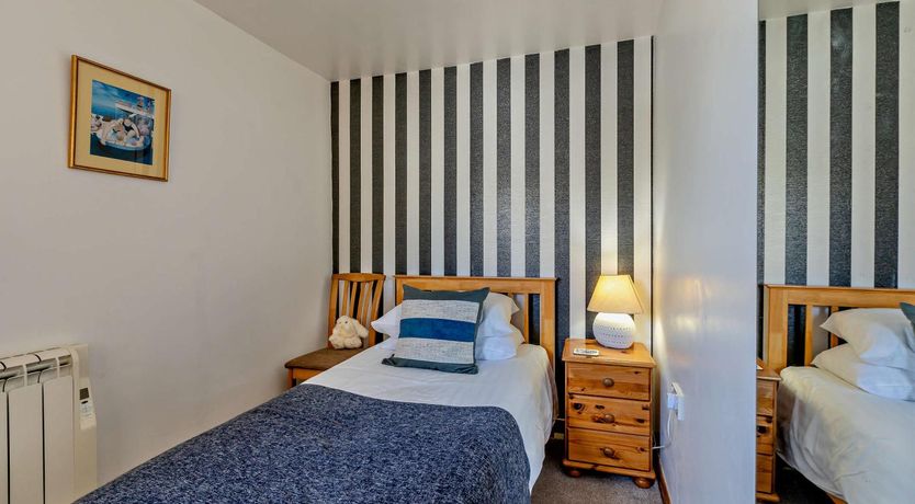 Photo of 3 Bed in Blue Anchor