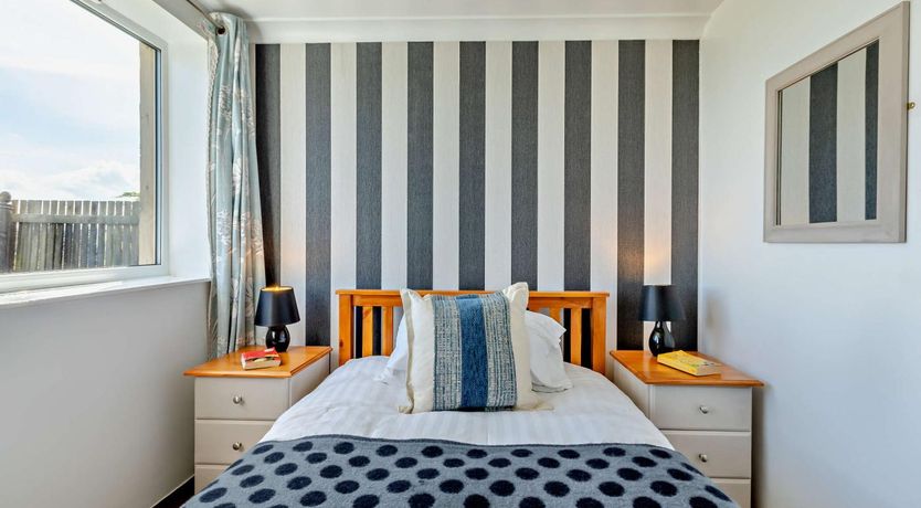 Photo of 3 Bed in Blue Anchor